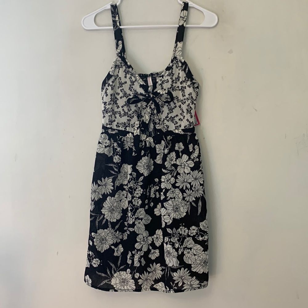 XHILARATION DRESS Black and white floral sundress Size XS NWT